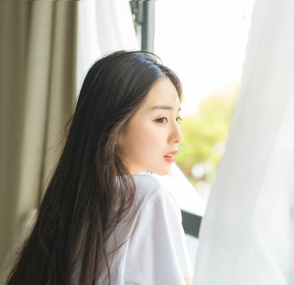 “啪~”